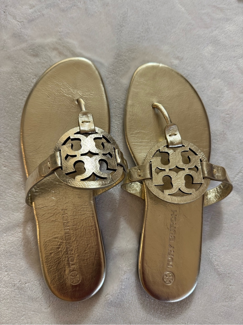 Tory Burch Gold Logo Miller Thong Sandals - Picture 2 of 6